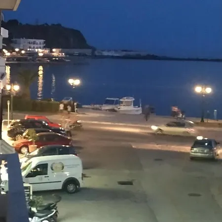 Enalion-tinos Oda ve Kahvaltı *
